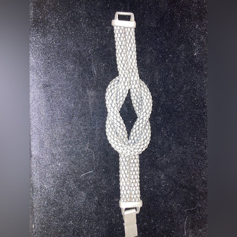 Chunky Love Knot silver-tone metal mesh style bracelet - Picture 4 of 4